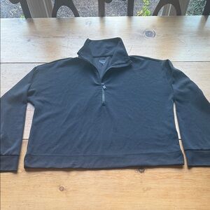 Athleta Seasoft Quarter zip in Black size Large waist crop